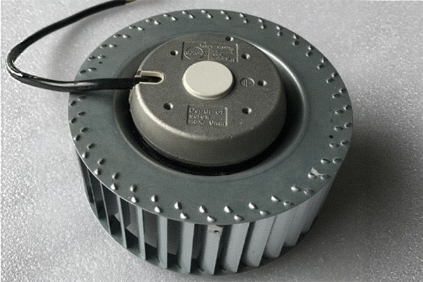 新風系統(tǒng)風機選型的五大關鍵參數(shù)：風量、風壓、效率、噪音、尺寸